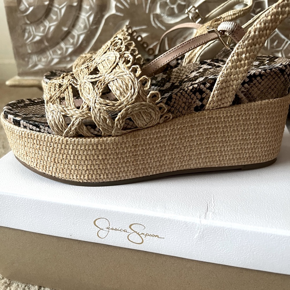 Jessica Simpson size 7.5